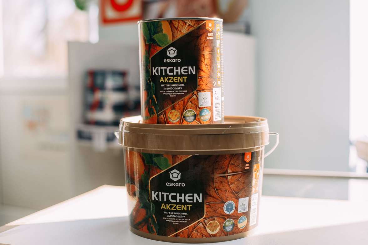 Влагостойкая особо прочная краска Eskaro Akzent Kitchen, База TR прозрачная, 0,9 л, 1 кг